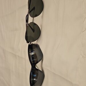 Like new Sunglasses